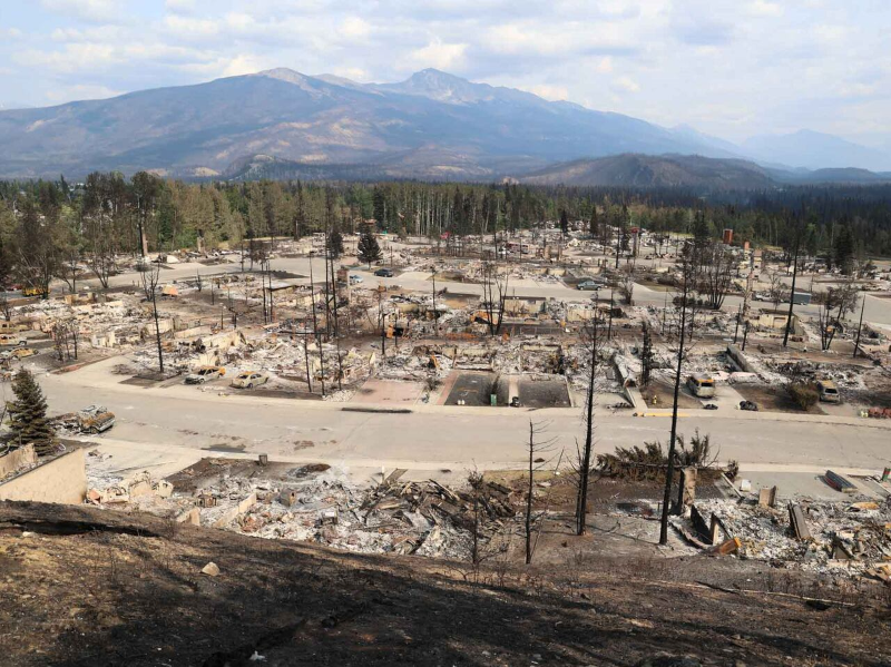 Vue aérienne de Cabin Creek Drive à Jasper, après les dommages causés par un incendie de forêt