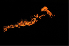 Test à la flamme sur fond noir