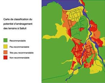 FIGURE 13 : Carte de la vulnérabilité et de la capacité d'accueil du terrain en regard de la construction d'infrastructures. Exemple de Salluit dans le Nunavik, au Québec (Solomon-Côté, 2004).