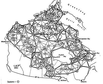 Carte du Canada avec le réseau de trilatération. Généralement dispersés dans le Nord, le Centre et l'Est du Canada
