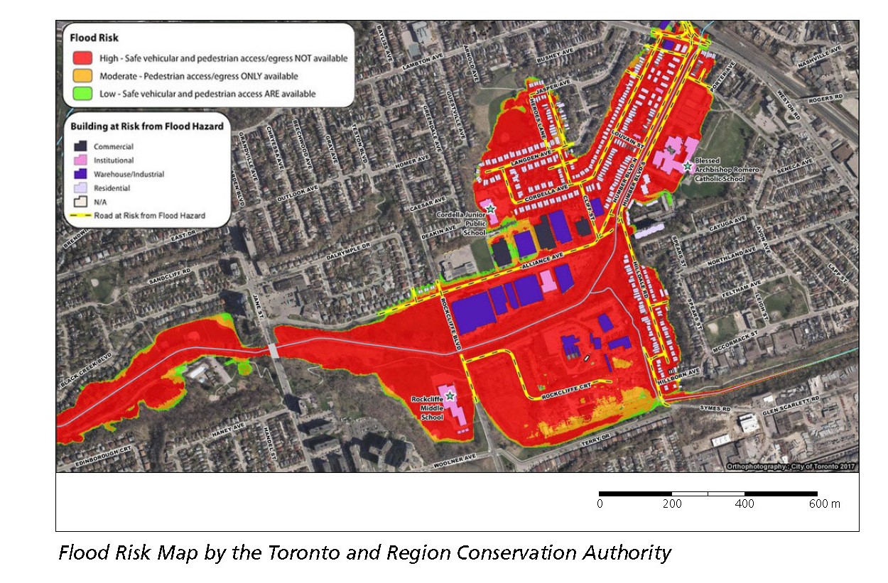 Carte des risques d'inondation établie par l'Office de protection de la nature de Toronto et de la région. Le rouge indique les zones à haut risque, le jaune les zones à risque moyen et le vert les zones à faible risque pour la communauté de Toronto, en cas d'inondation.