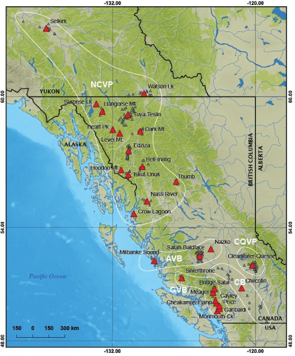 Carte illustrant les sites volcaniques géologiques au Yukon et en Colombie-Britannique et indiquant les emplacements précis dans une grille latitude-longitude.